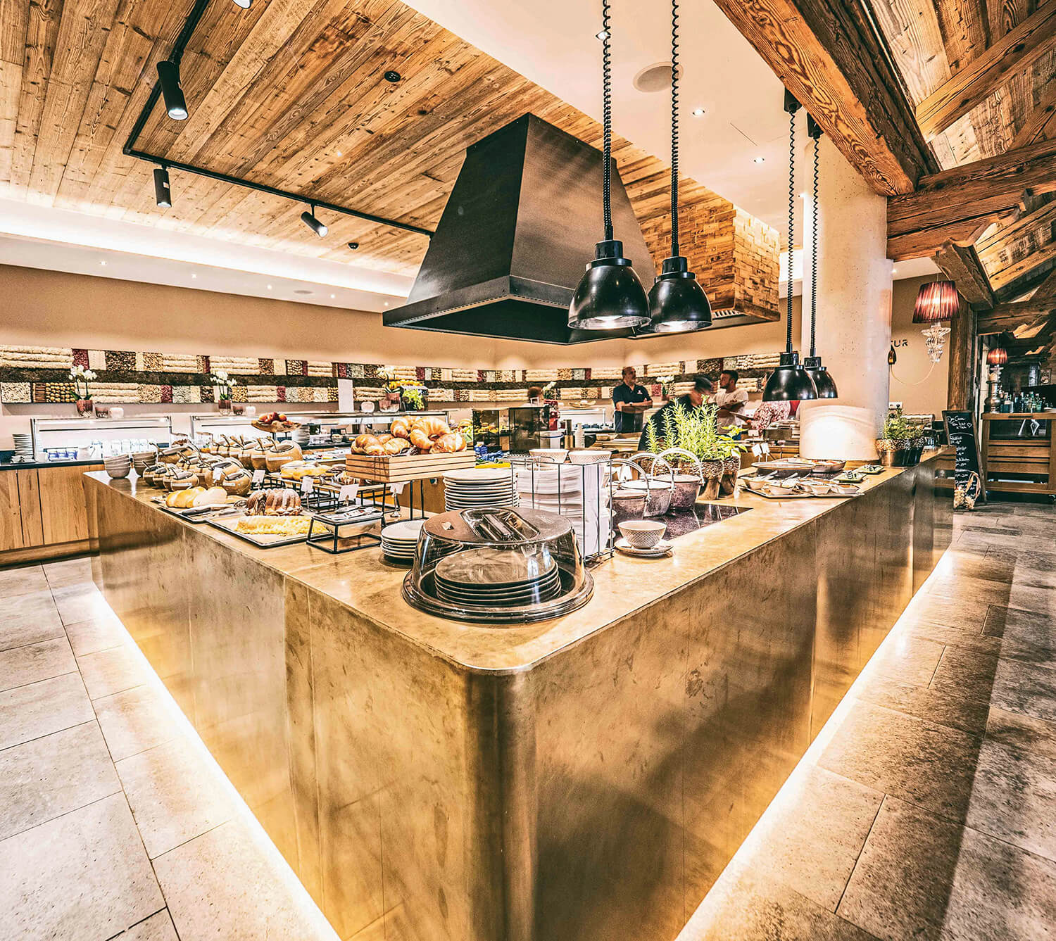 Buffet der Alpenrose Wellness Residenz in Maurach von FHE GASTRO Buffet der Alpenrose Wellness Residenz in Maurach von FHE GASTRO